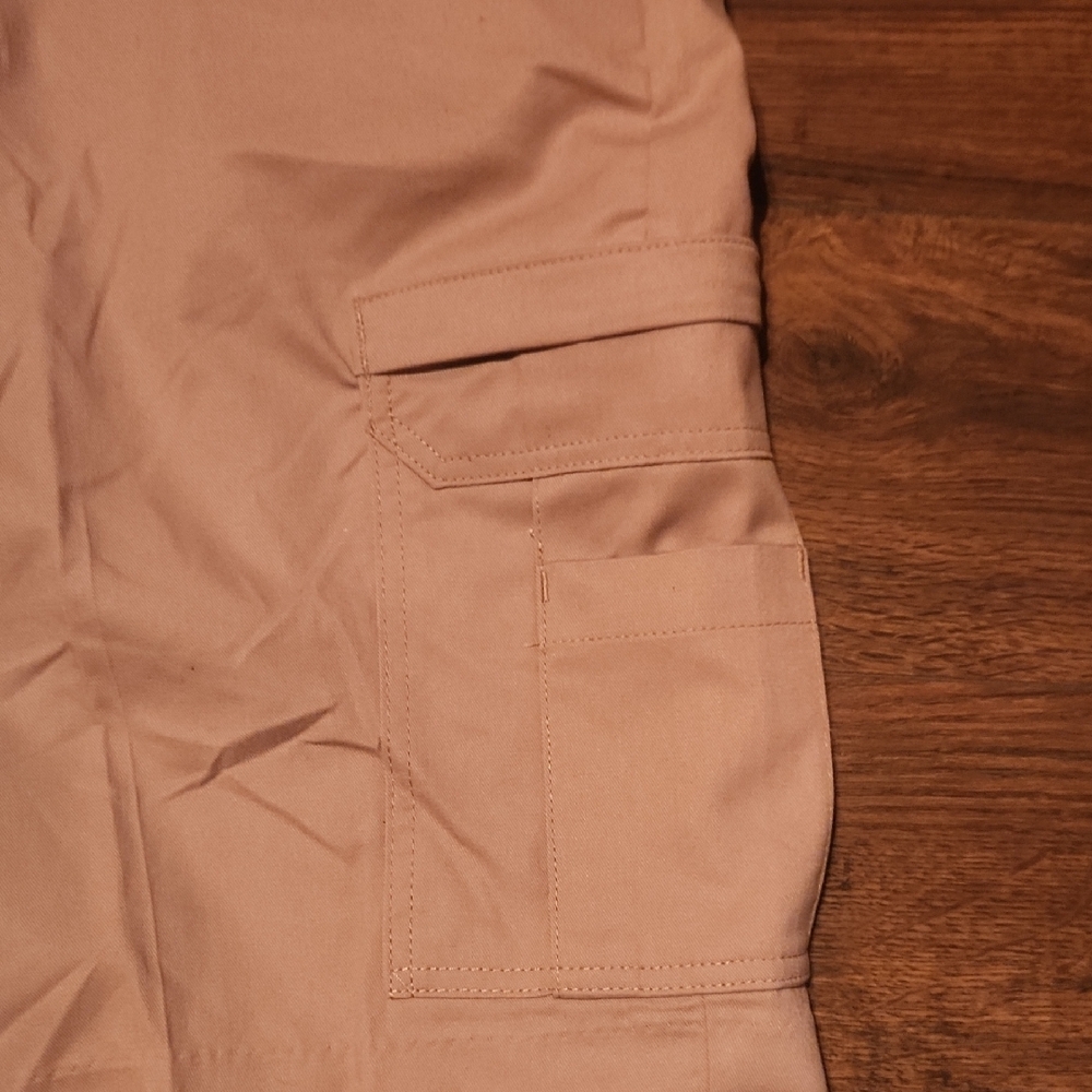 Dickies Men's Beige Cargo Shorts - Picture 5 of 7